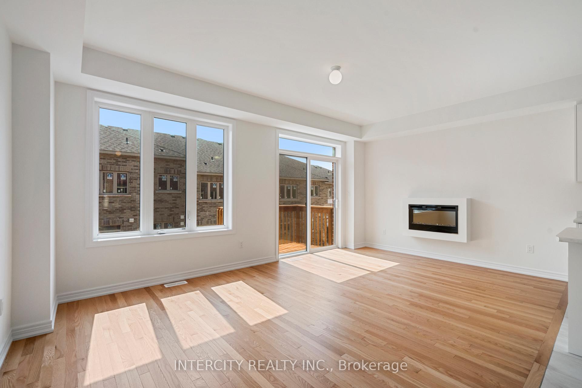 Photo 7 of 917 Elizabeth Mackenzie Drive, Pickering, Rural Pickering — HOMEH