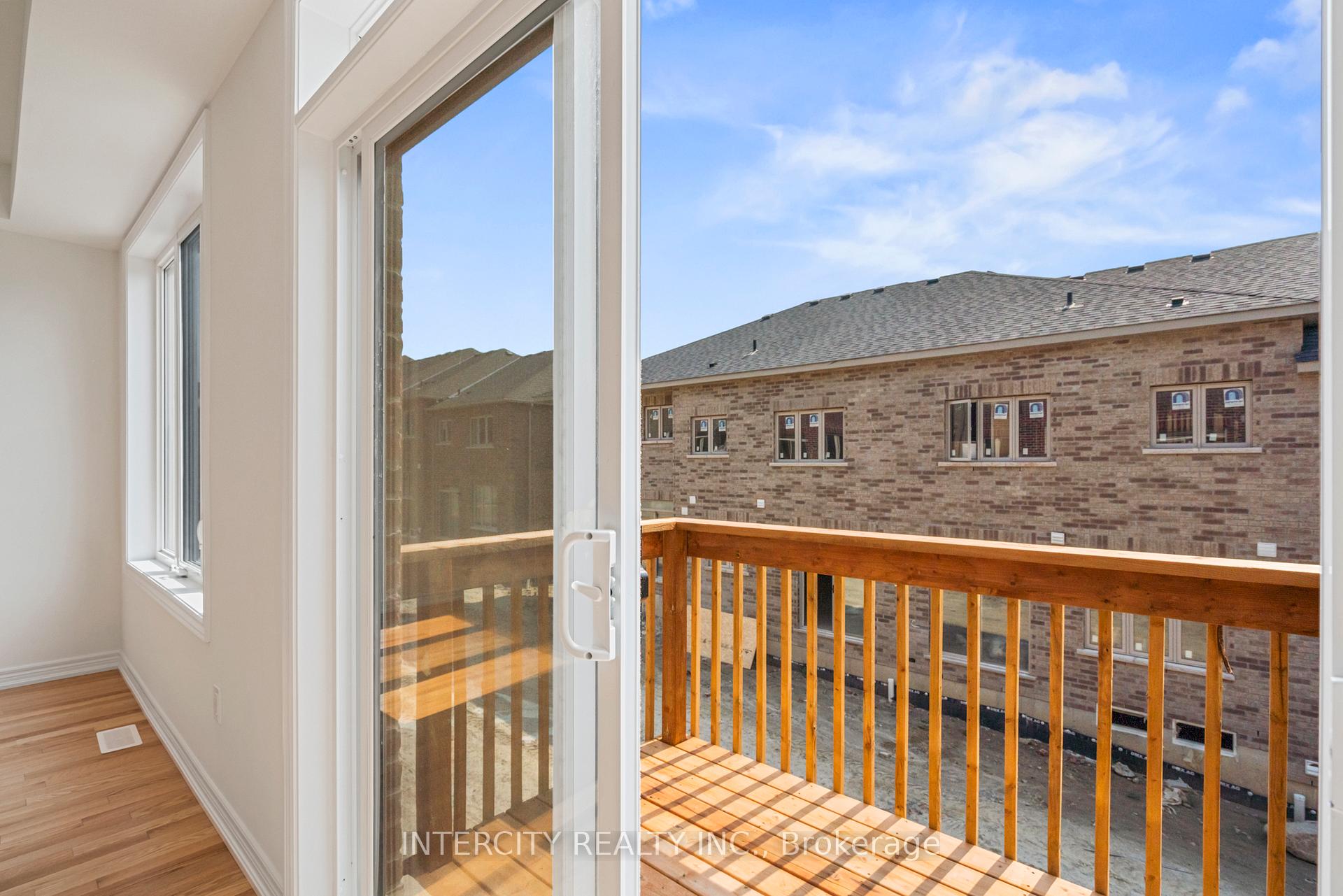 Photo 12 of 917 Elizabeth Mackenzie Drive, Pickering, Rural Pickering — HOMEH