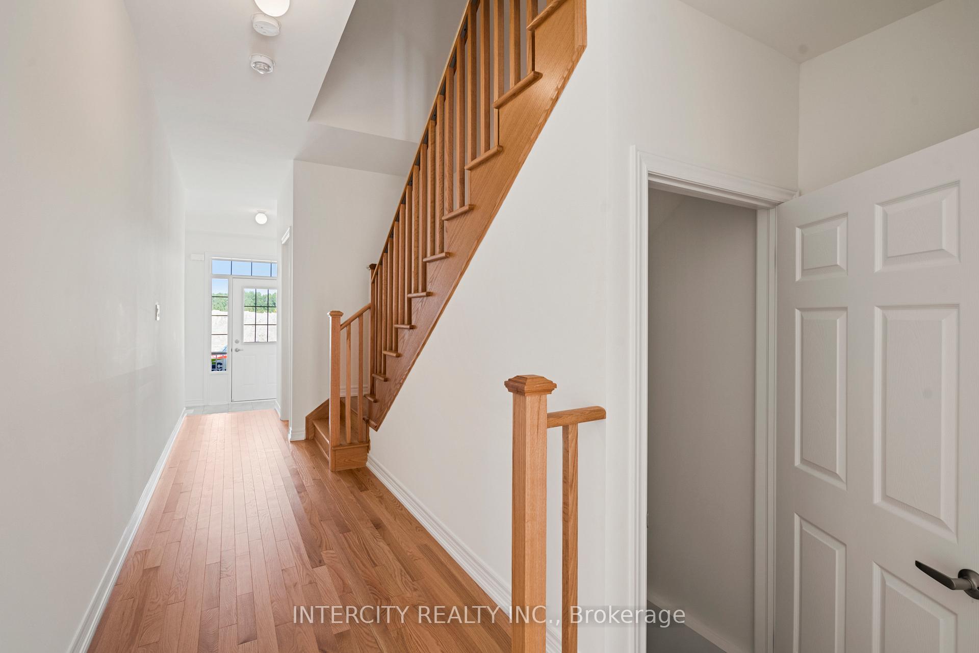 Photo 13 of 917 Elizabeth Mackenzie Drive, Pickering, Rural Pickering — HOMEH