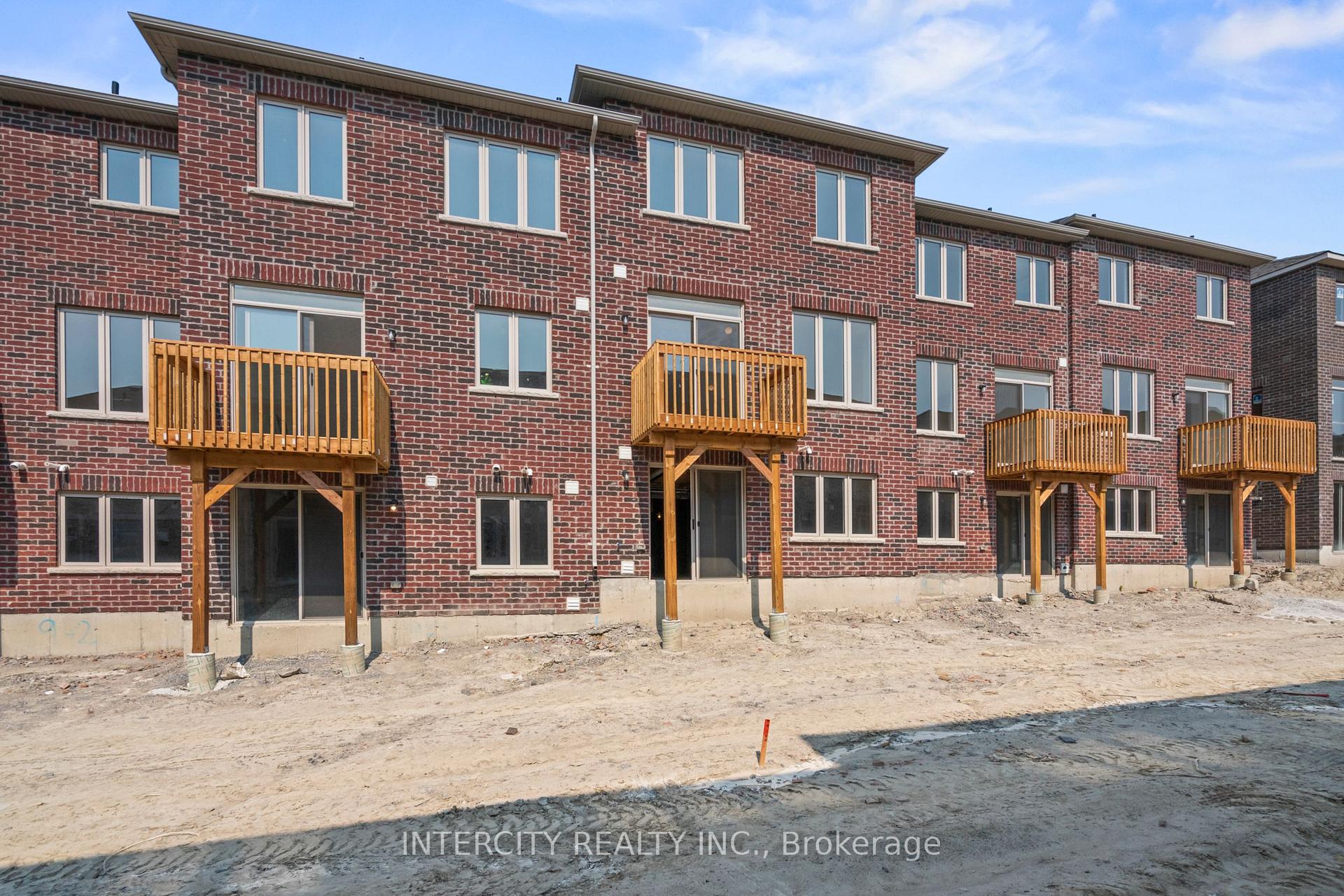 Photo 33 of 917 Elizabeth Mackenzie Drive, Pickering, Rural Pickering — HOMEH