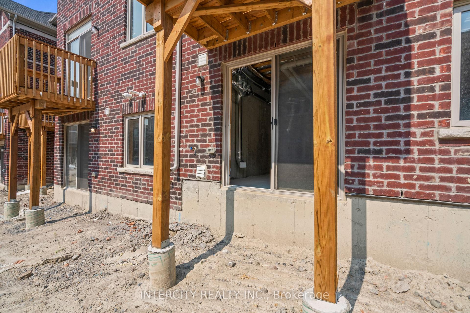 Photo 29 of 917 Elizabeth Mackenzie Drive, Pickering, Rural Pickering — HOMEH