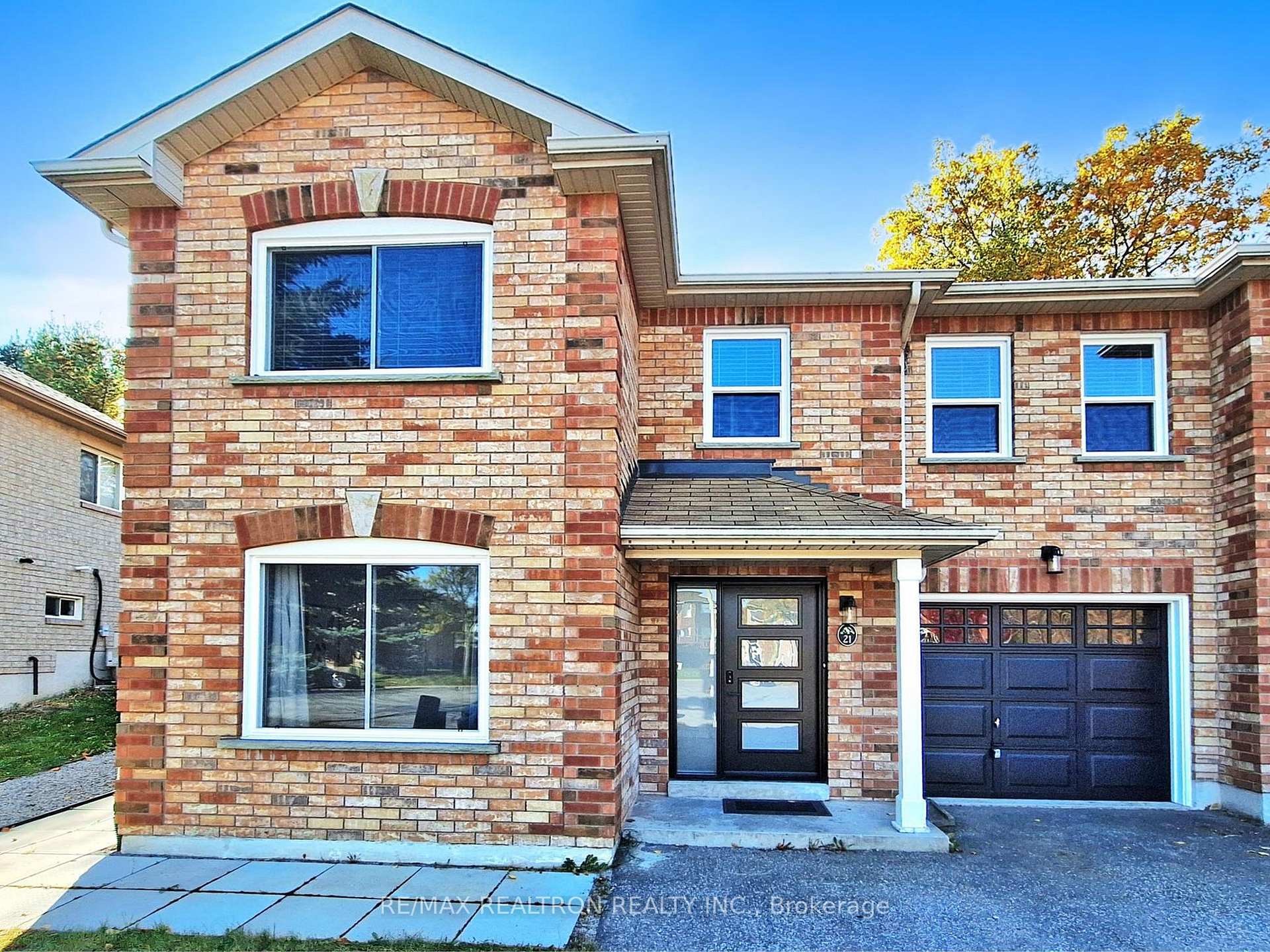 Front of 21 Woodfern Court