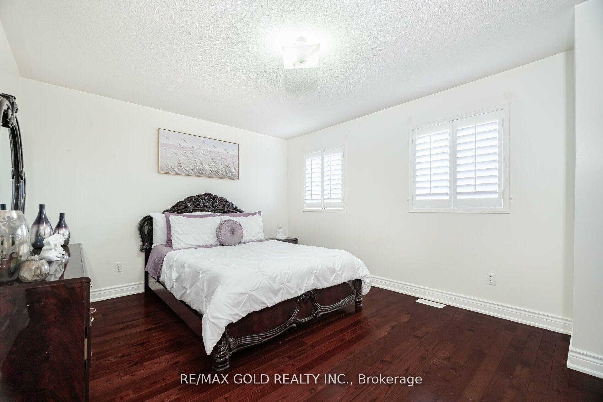 Photo 5 of 15 Commodore Drive, Brampton, Credit Valley — HOMEH