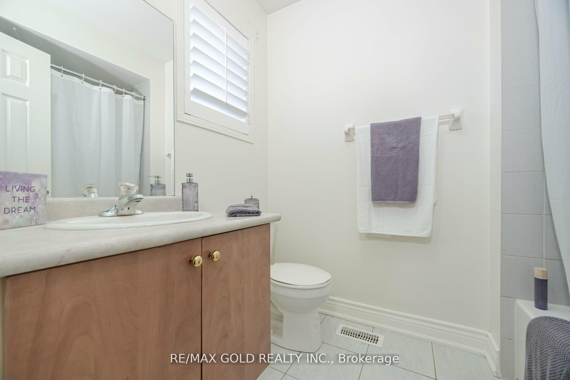 Photo 6 of 15 Commodore Drive, Brampton, Credit Valley — HOMEH