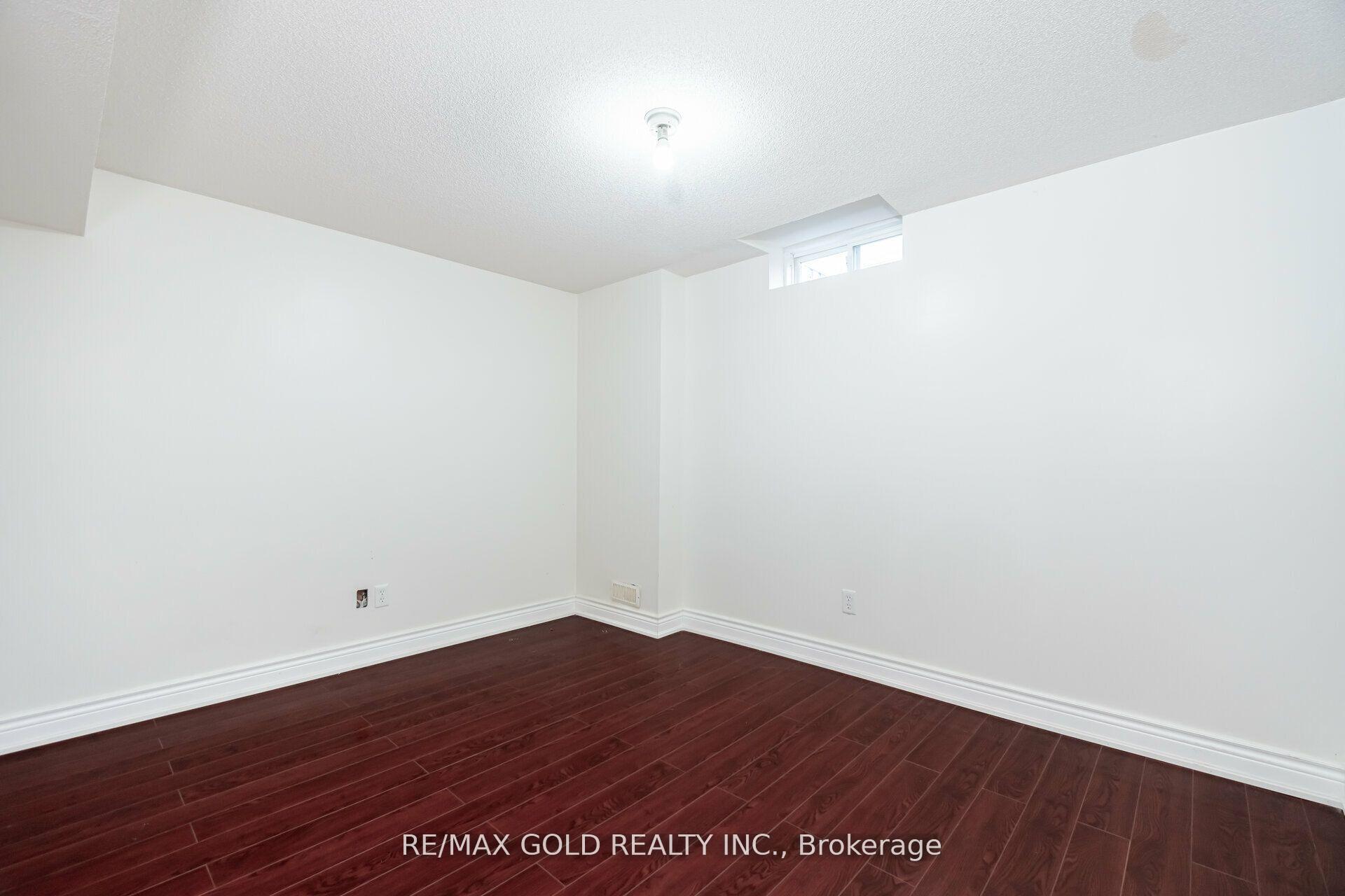 Photo 11 of 15 Commodore Drive, Brampton, Credit Valley — HOMEH
