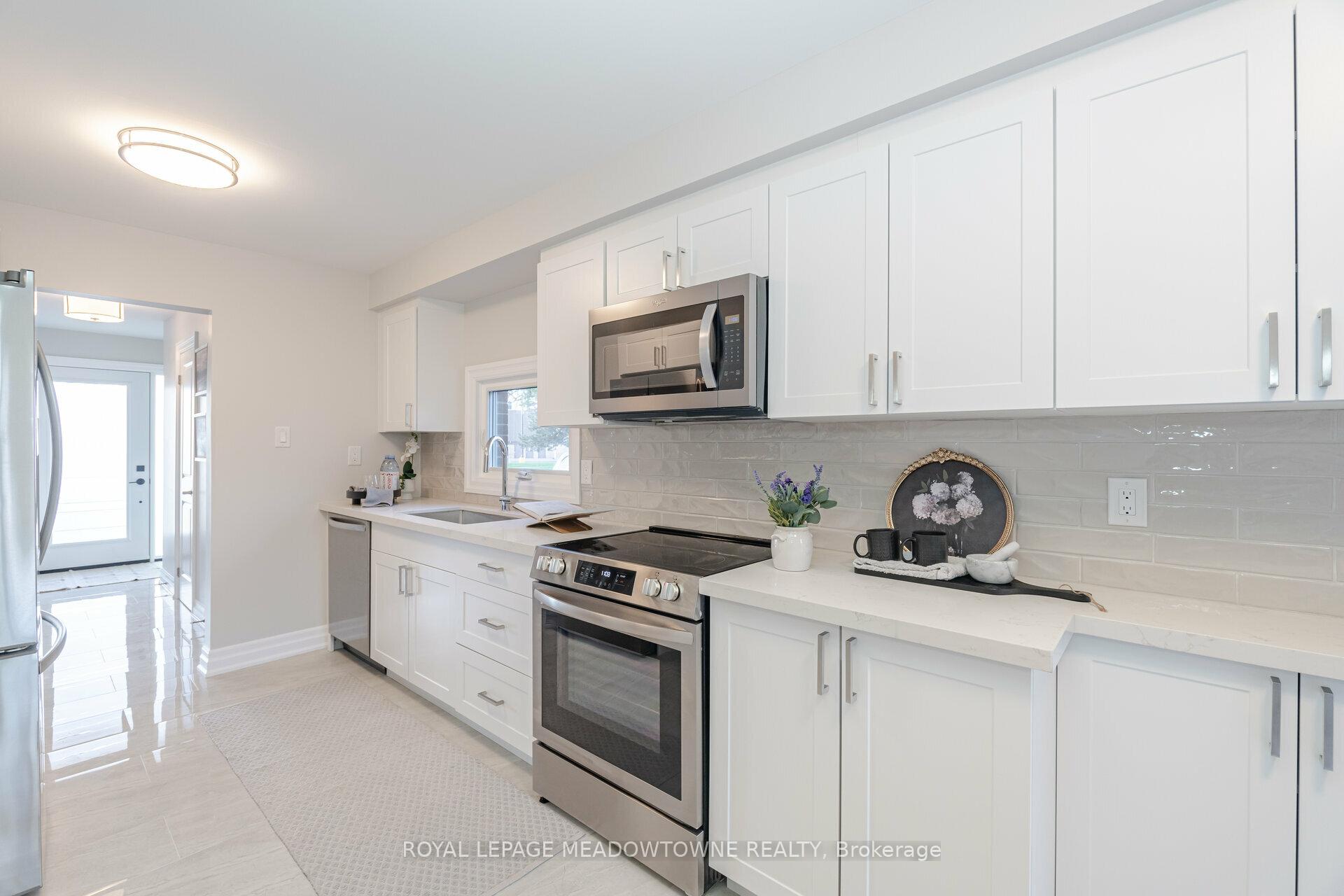 Photo 23 of 152 Hansen Road N, Brampton, Madoc — HOMEH
