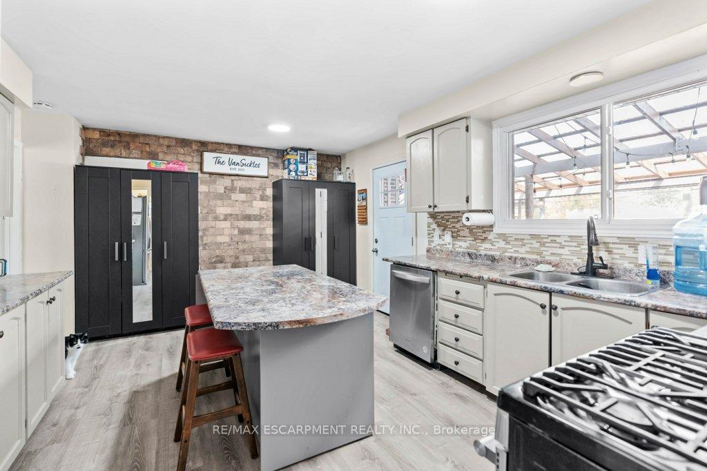 Photo 13 of 1258 Highway 6 N, Hamilton, Rural Flamborough — HOMEH