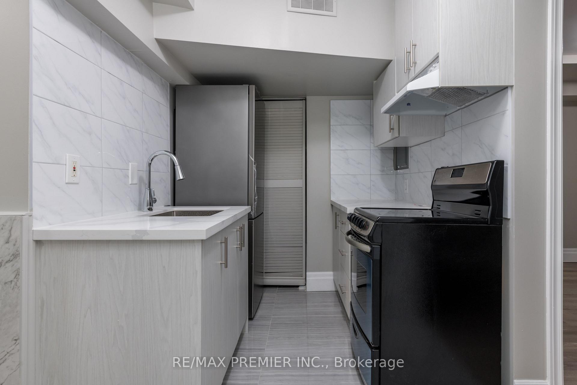 Photo 11 of 352 Duckworth Street, Barrie, Wellington — HOMEH