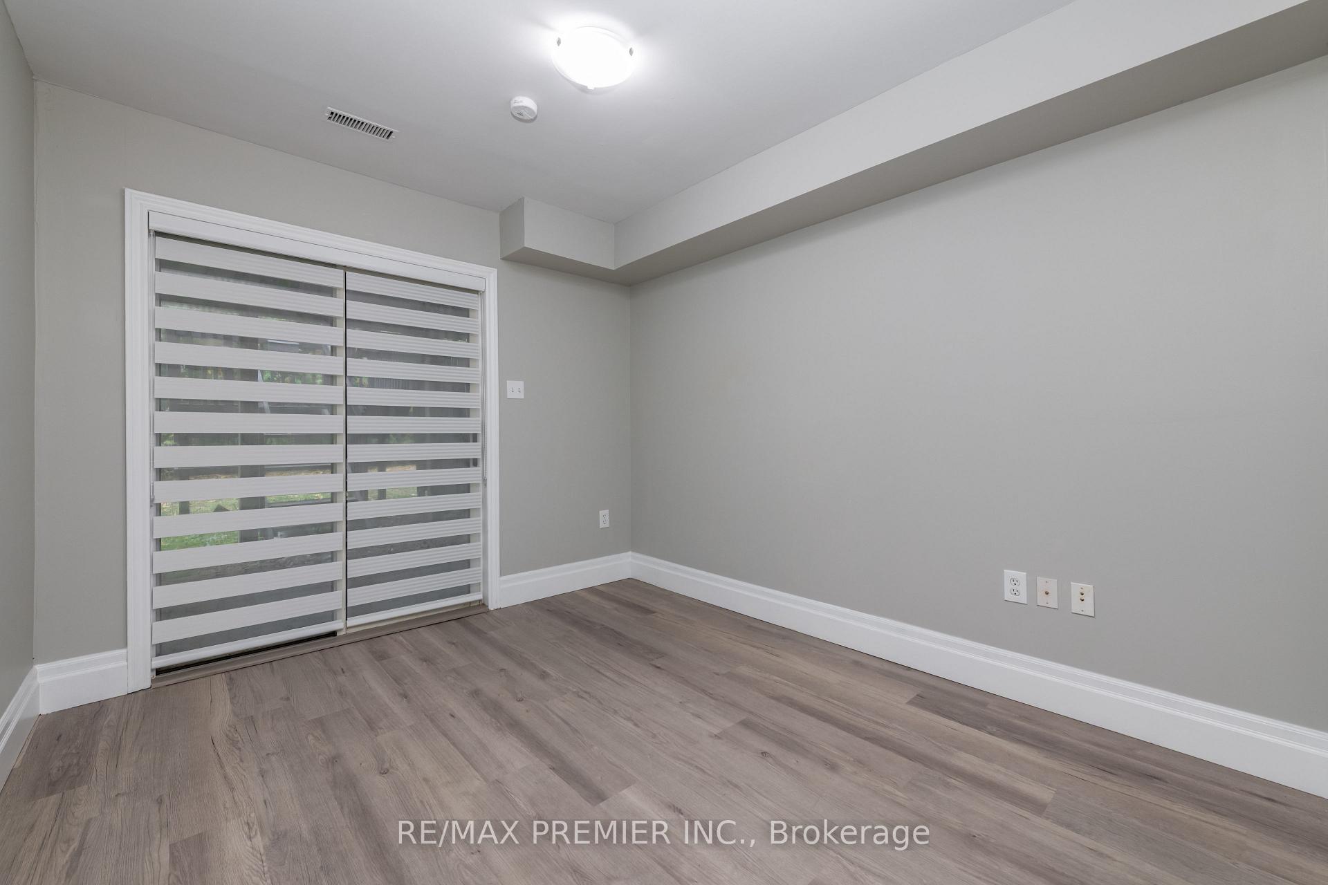 Photo 9 of 352 Duckworth Street, Barrie, Wellington — HOMEH
