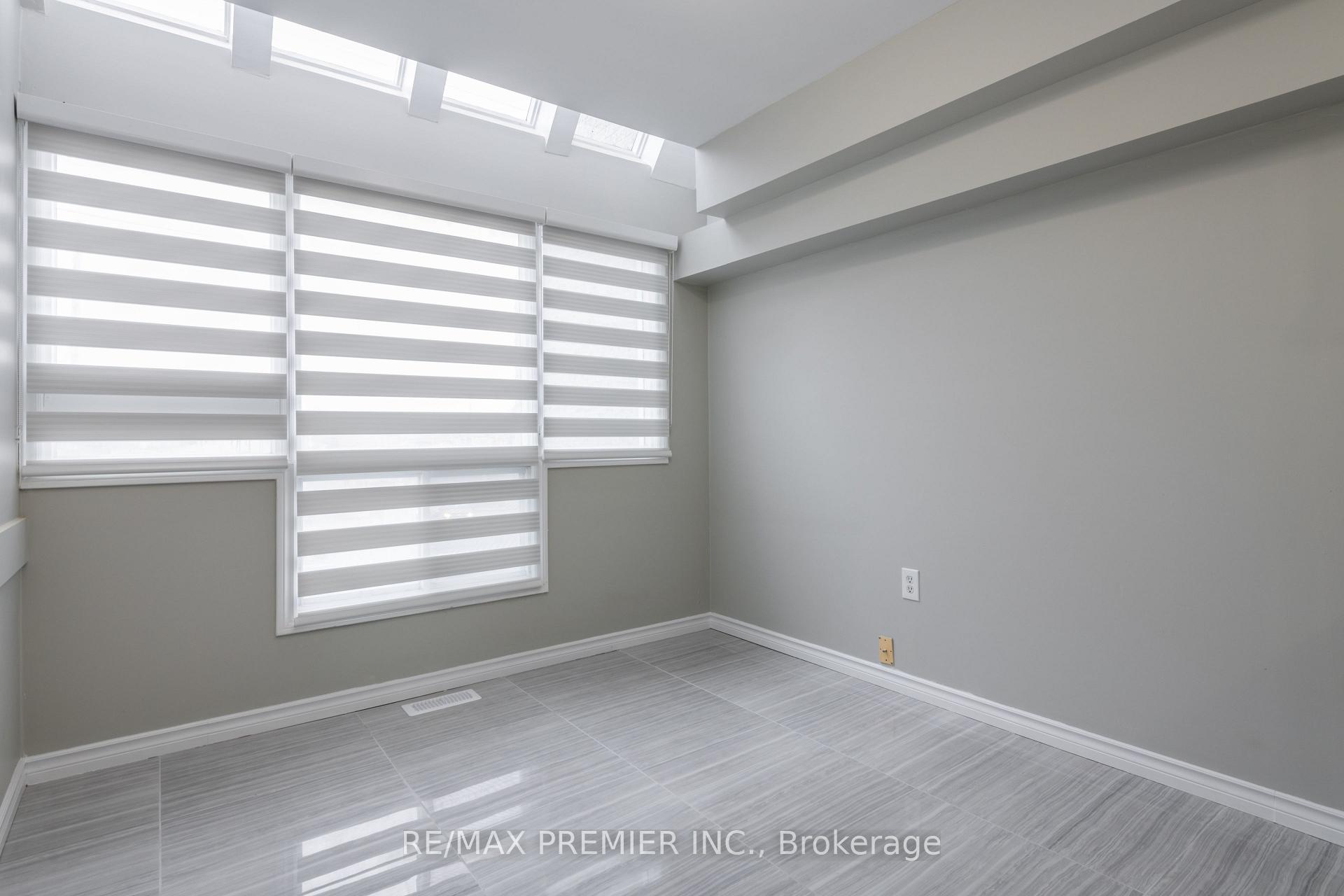 Photo 10 of 352 Duckworth Street, Barrie, Wellington — HOMEH
