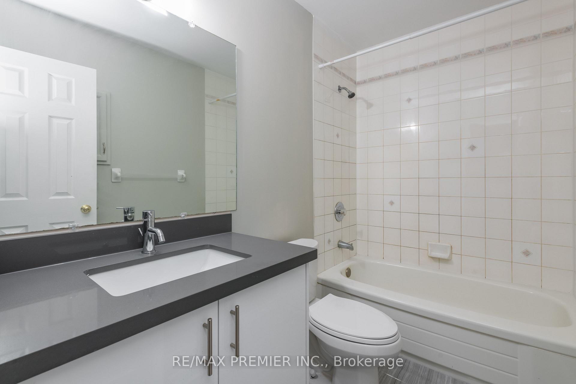 Photo 23 of 352 Duckworth Street, Barrie, Wellington — HOMEH