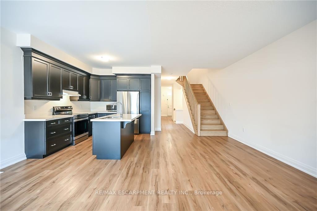 Photo 5 of 14 Bayberry Lane, Hamilton, Rural Flamborough — HOMEH