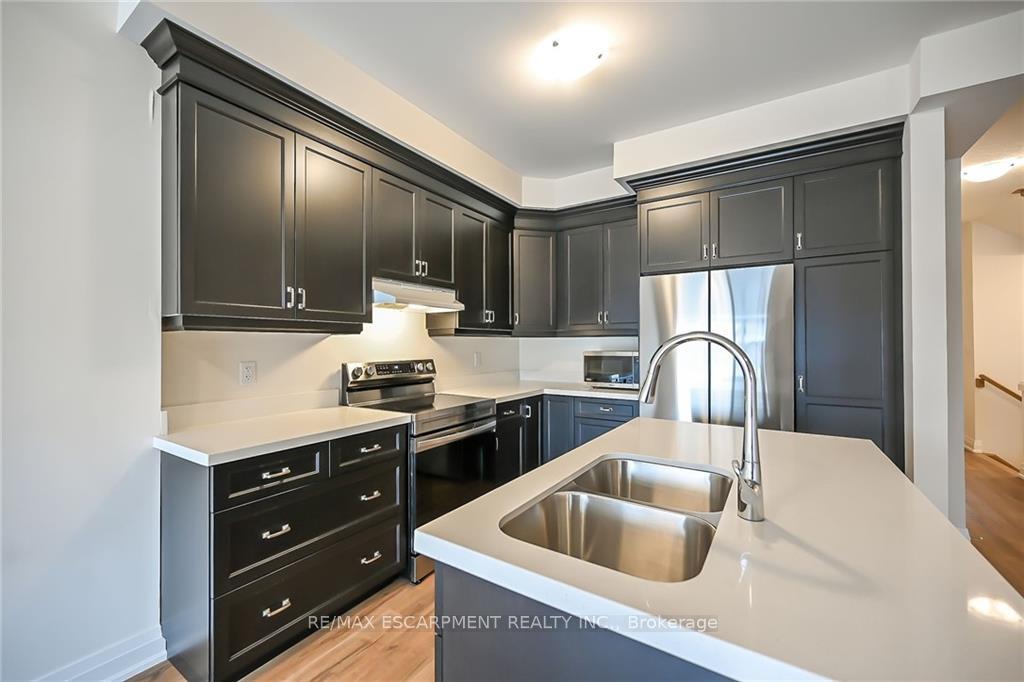 Photo 9 of 14 Bayberry Lane, Hamilton, Rural Flamborough — HOMEH