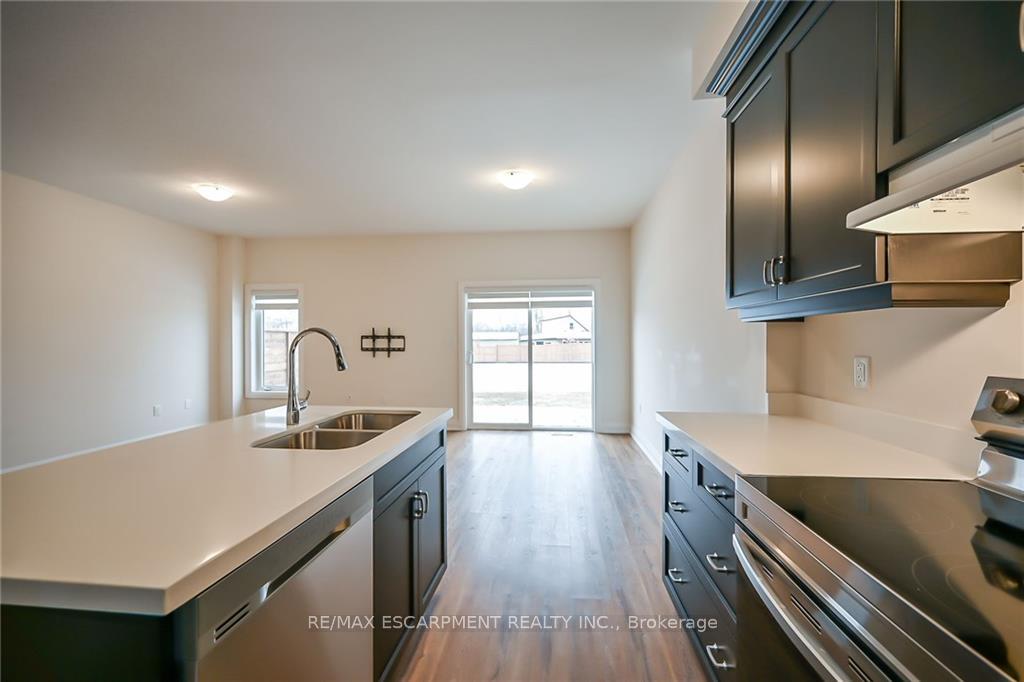Photo 21 of 14 Bayberry Lane, Hamilton, Rural Flamborough — HOMEH