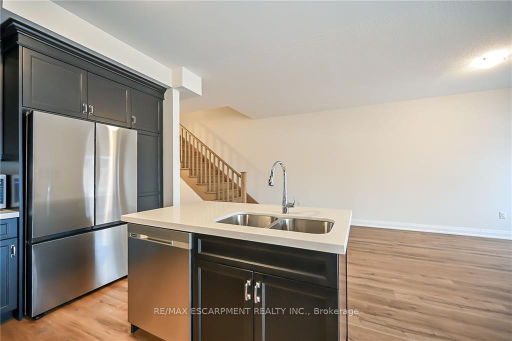 Photo 6 of 14 Bayberry Lane, Hamilton, Rural Flamborough — HOMEH