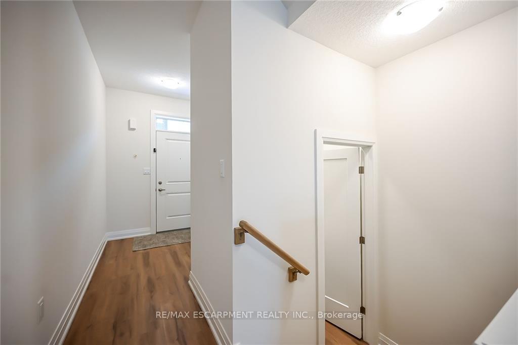 Photo 12 of 14 Bayberry Lane, Hamilton, Rural Flamborough — HOMEH