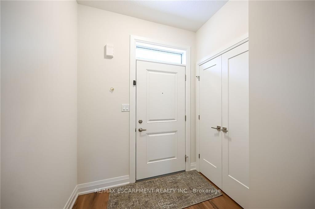 Photo 13 of 14 Bayberry Lane, Hamilton, Rural Flamborough — HOMEH