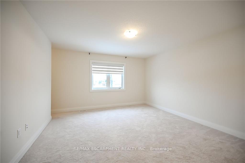 Photo 16 of 14 Bayberry Lane, Hamilton, Rural Flamborough — HOMEH