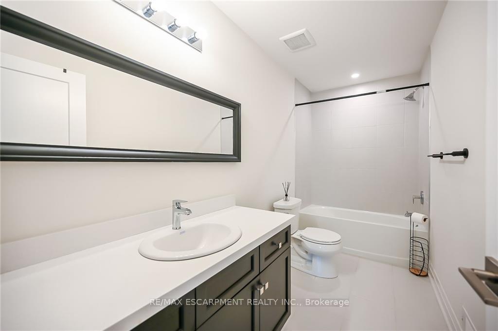 Photo 22 of 14 Bayberry Lane, Hamilton, Rural Flamborough — HOMEH
