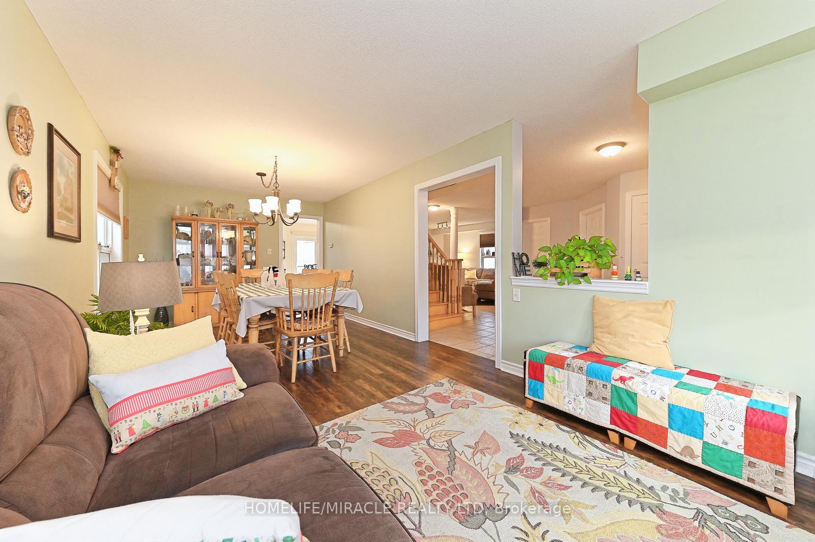 Photo 7 of 82 Stephanie Lane, Barrie, Painswick South — HOMEH