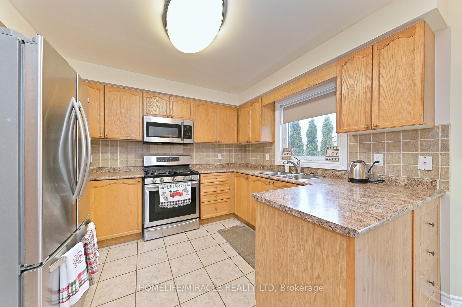 Photo 9 of 82 Stephanie Lane, Barrie, Painswick South — HOMEH