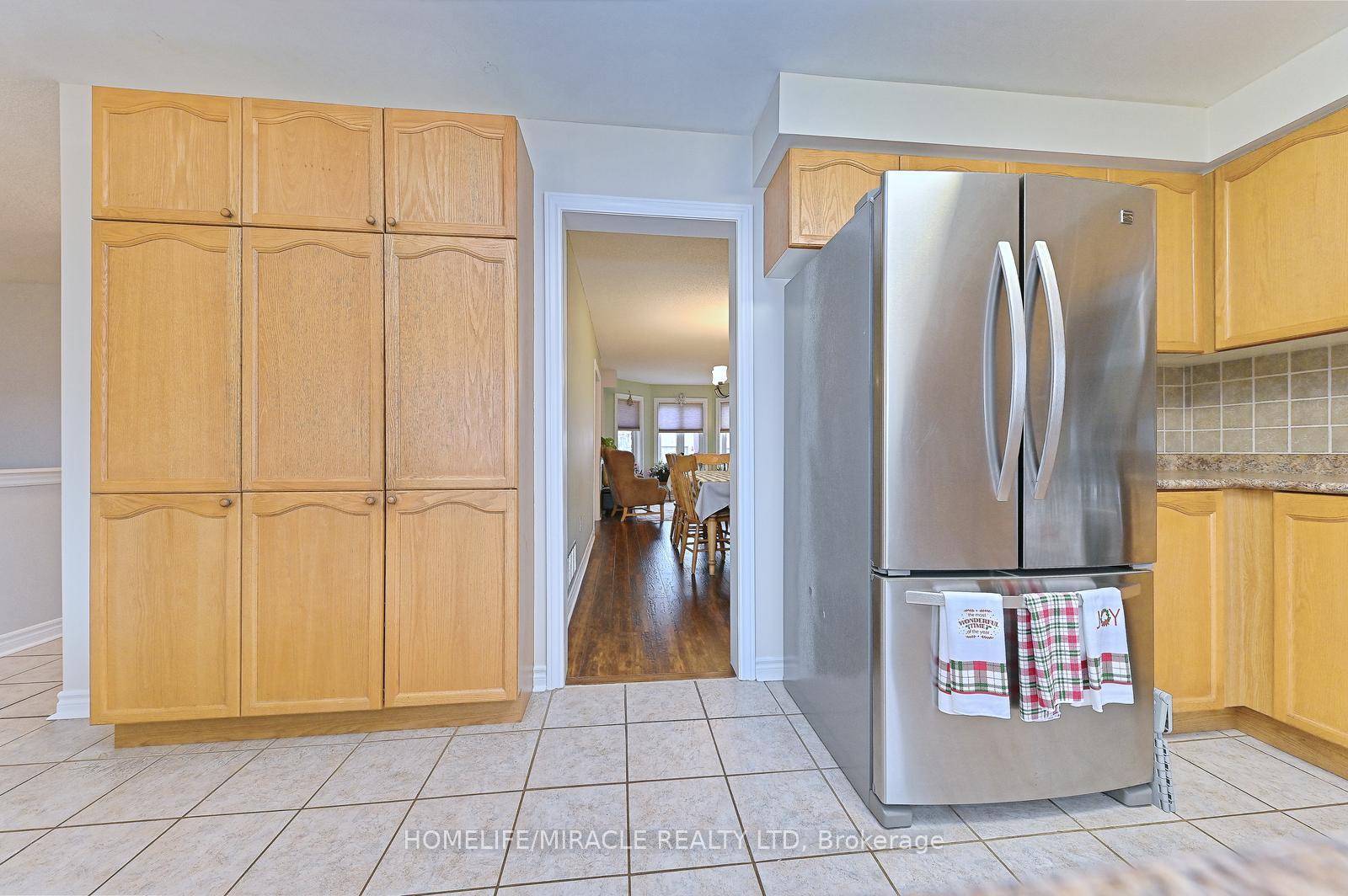 Photo 3 of 82 Stephanie Lane, Barrie, Painswick South — HOMEH