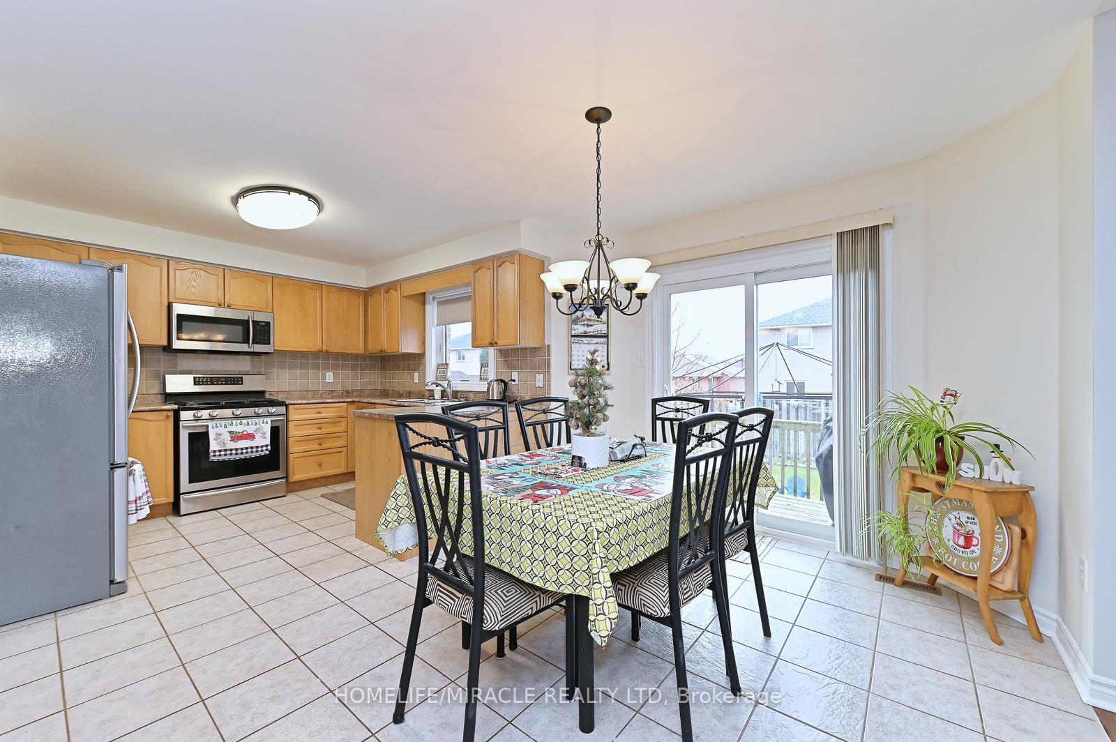 Photo 12 of 82 Stephanie Lane, Barrie, Painswick South — HOMEH