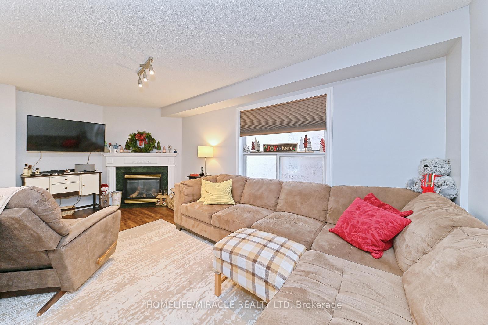 Photo 13 of 82 Stephanie Lane, Barrie, Painswick South — HOMEH