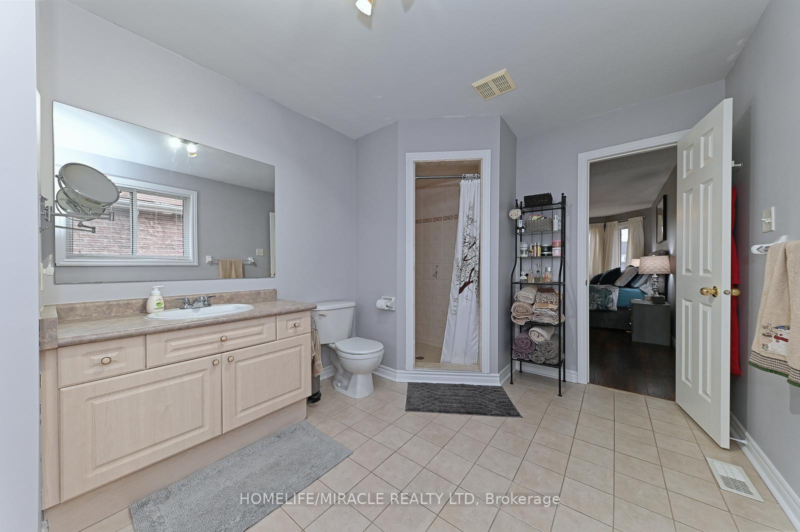 Photo 16 of 82 Stephanie Lane, Barrie, Painswick South — HOMEH