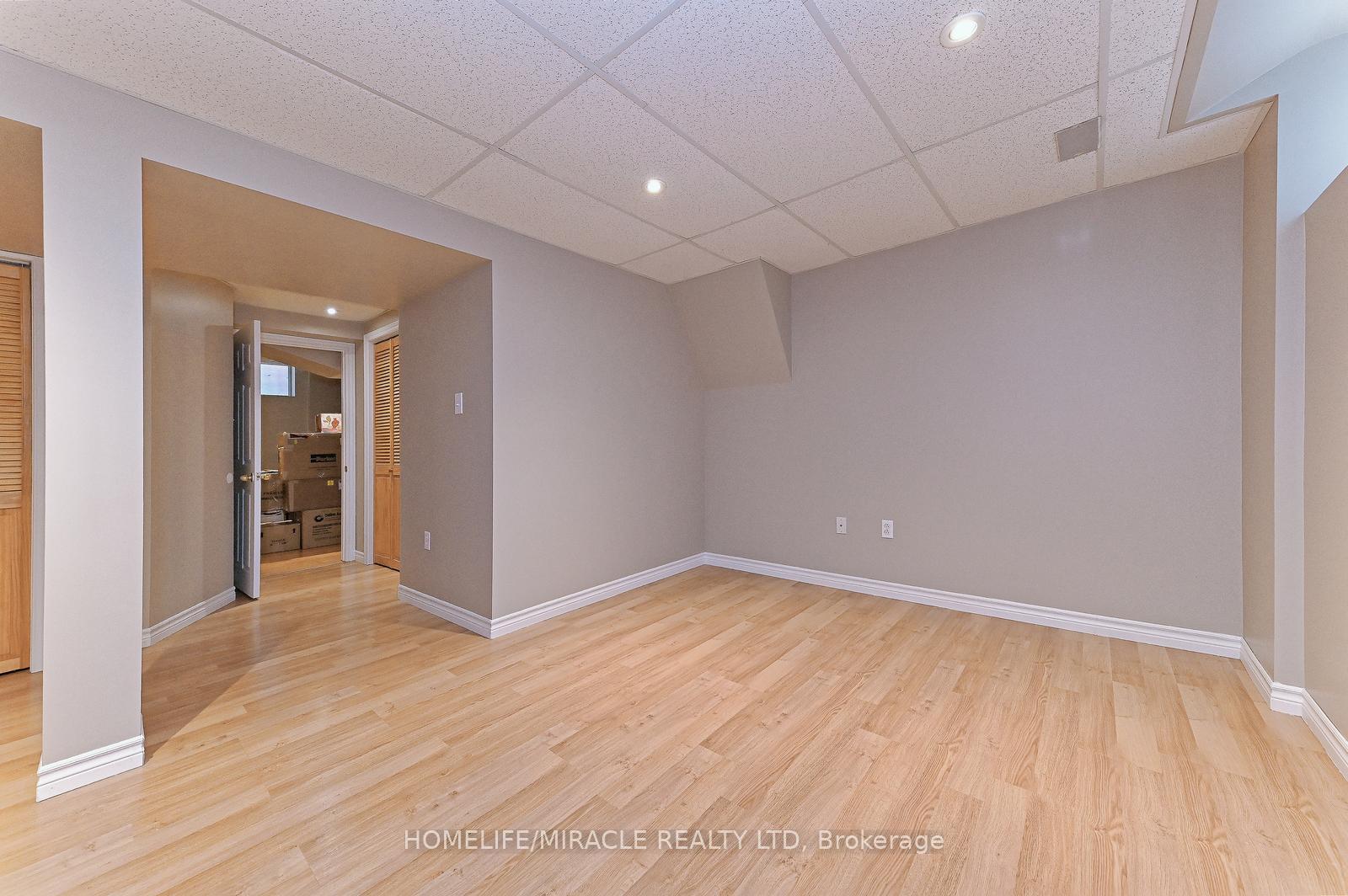 Photo 24 of 82 Stephanie Lane, Barrie, Painswick South — HOMEH