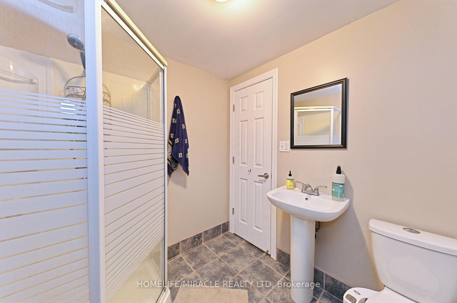 Photo 30 of 82 Stephanie Lane, Barrie, Painswick South — HOMEH