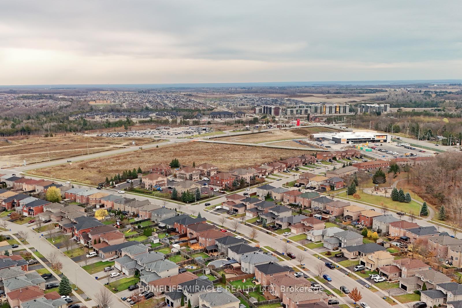 Photo 33 of 82 Stephanie Lane, Barrie, Painswick South — HOMEH