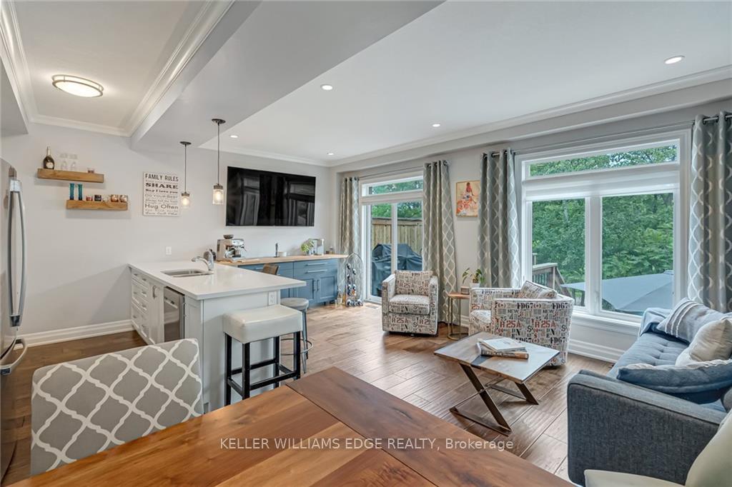 Photo 10 of 61 Southshore Crescent, Hamilton, Stoney Creek — HOMEH