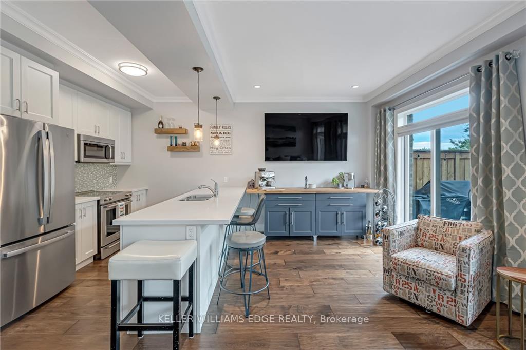 Photo 16 of 61 Southshore Crescent, Hamilton, Stoney Creek — HOMEH