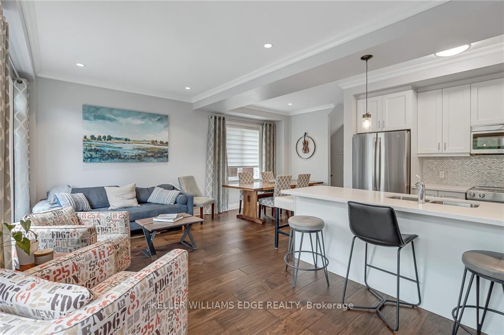 Photo 8 of 61 Southshore Crescent, Hamilton, Stoney Creek — HOMEH