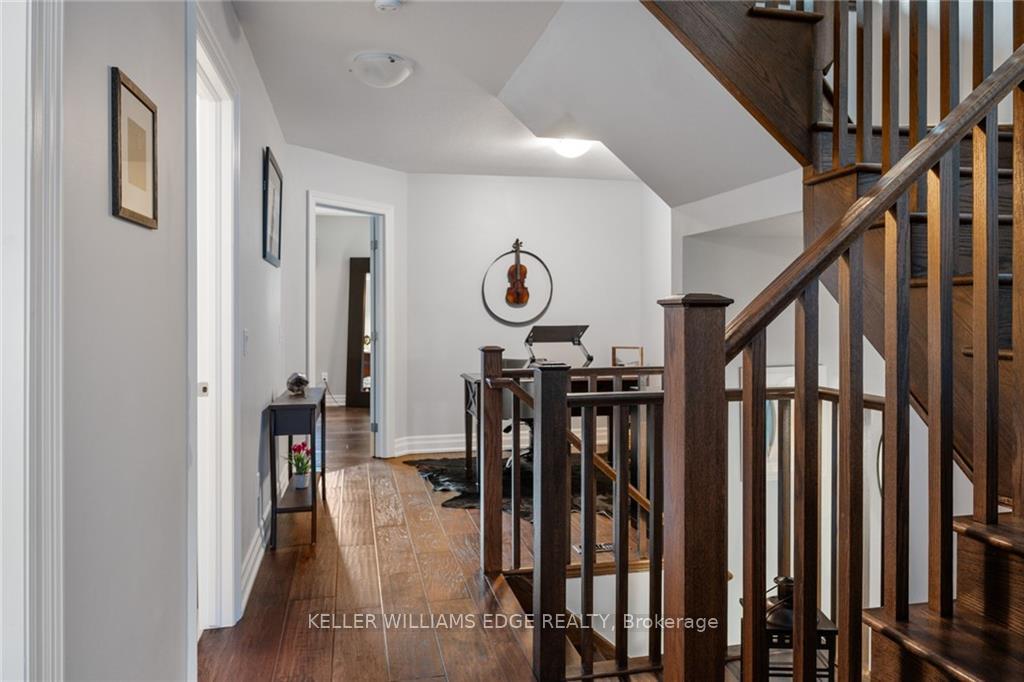Photo 5 of 61 Southshore Crescent, Hamilton, Stoney Creek — HOMEH