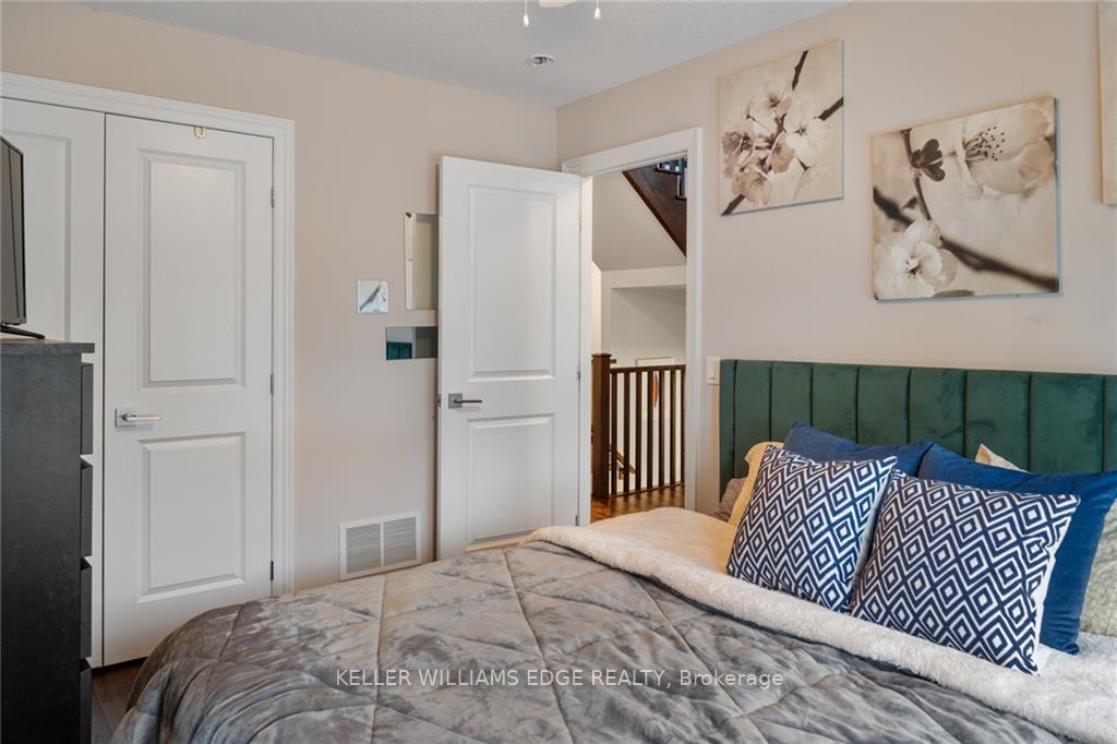 Photo 13 of 61 Southshore Crescent, Hamilton, Stoney Creek — HOMEH