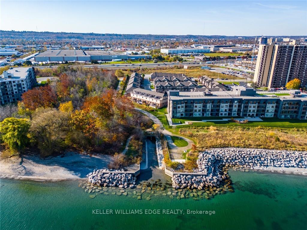Photo 35 of 61 Southshore Crescent, Hamilton, Stoney Creek — HOMEH