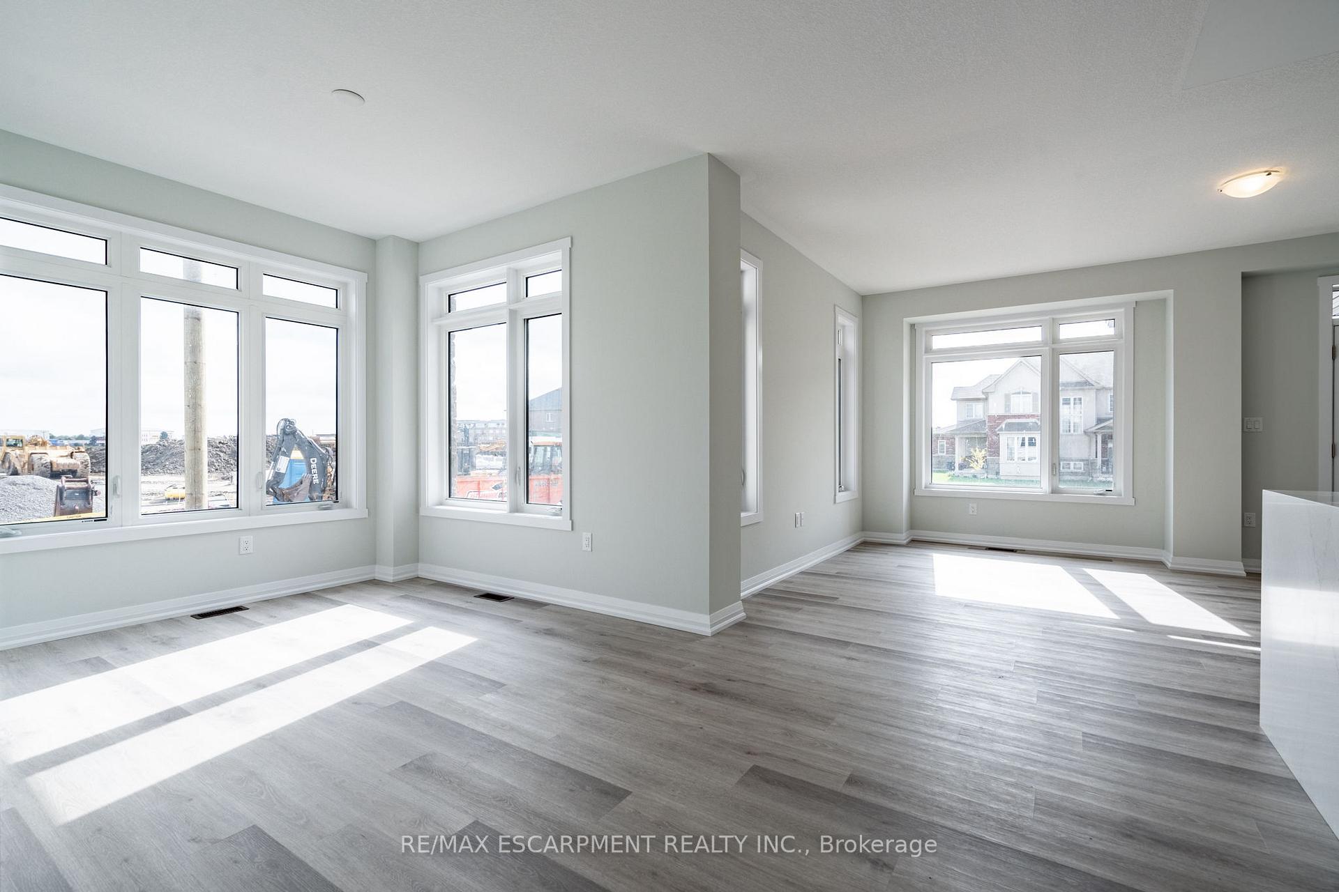 Photo 25 of 126 Picardy Drive, Hamilton, Stoney Creek Mountain — HOMEH
