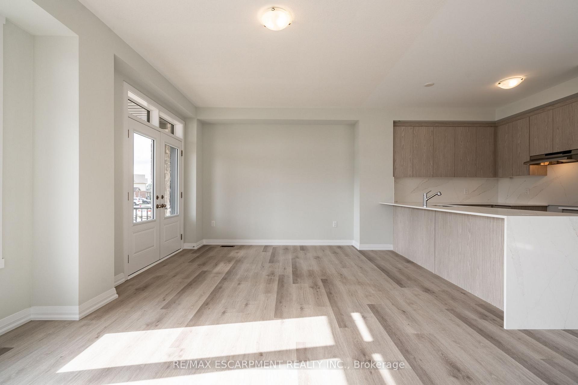 Photo 26 of 126 Picardy Drive, Hamilton, Stoney Creek Mountain — HOMEH