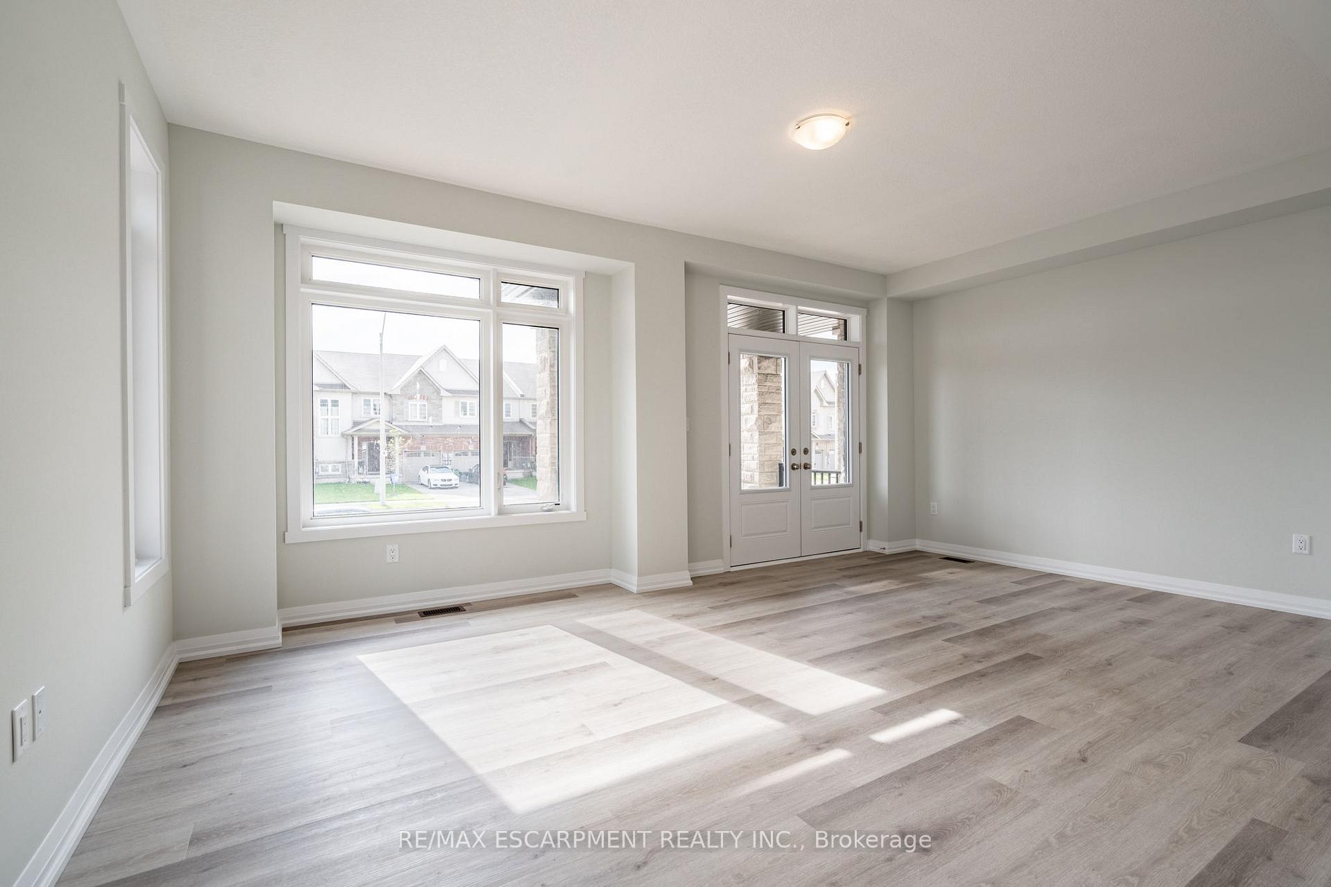 Photo 22 of 126 Picardy Drive, Hamilton, Stoney Creek Mountain — HOMEH