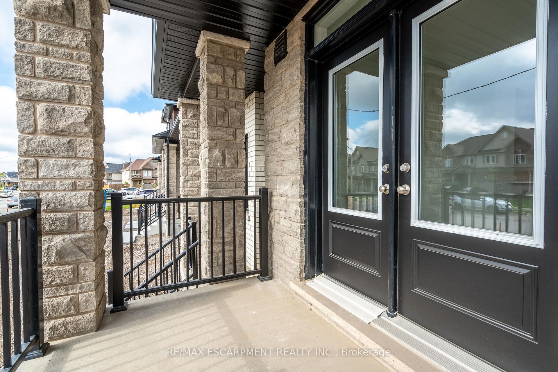 Photo 20 of 126 Picardy Drive, Hamilton, Stoney Creek Mountain — HOMEH