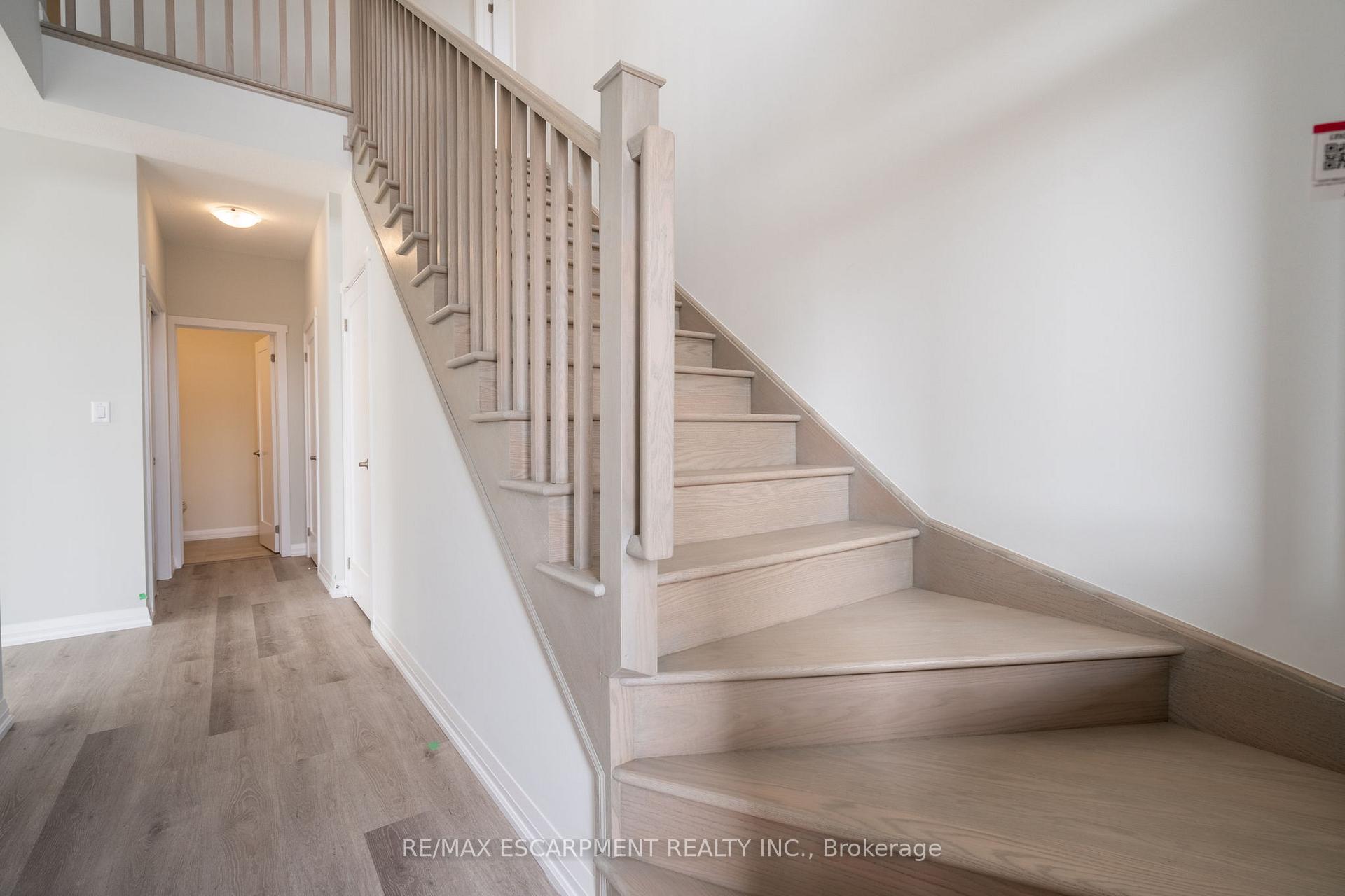 Photo 28 of 126 Picardy Drive, Hamilton, Stoney Creek Mountain — HOMEH