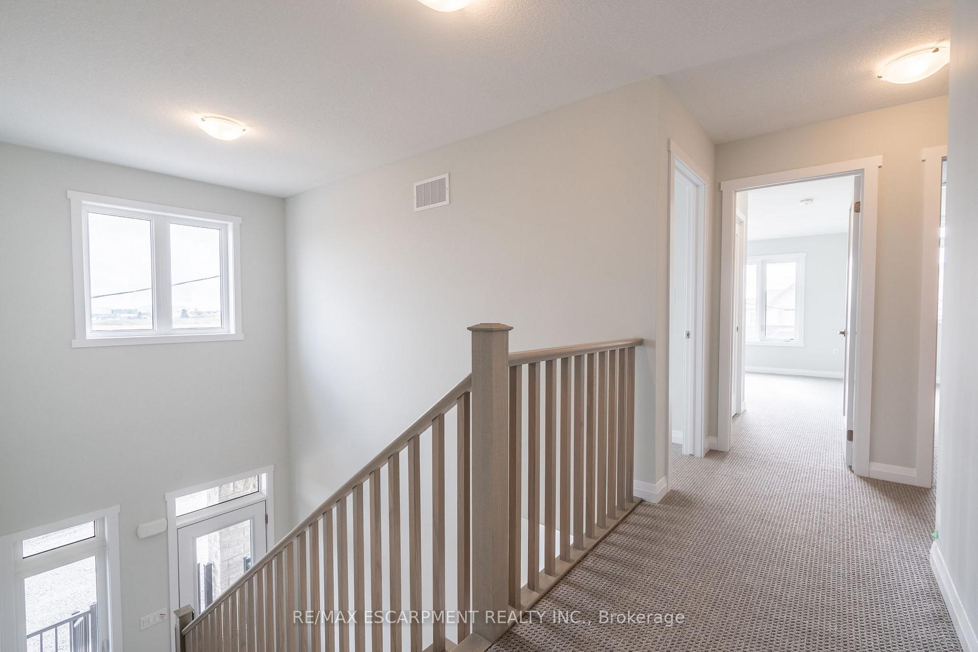 Photo 19 of 126 Picardy Drive, Hamilton, Stoney Creek Mountain — HOMEH