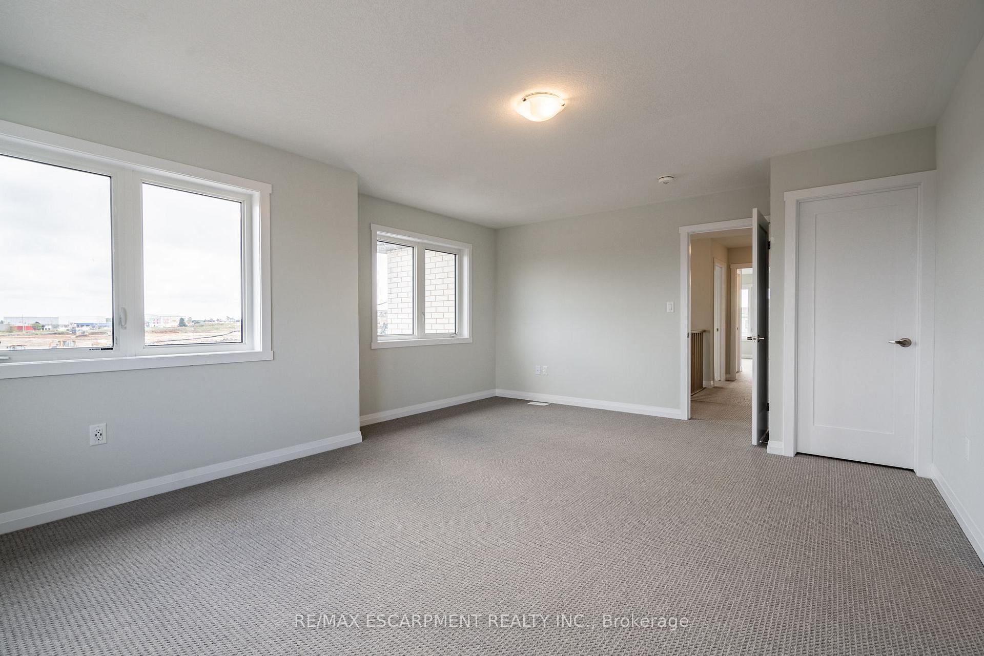 Photo 23 of 126 Picardy Drive, Hamilton, Stoney Creek Mountain — HOMEH