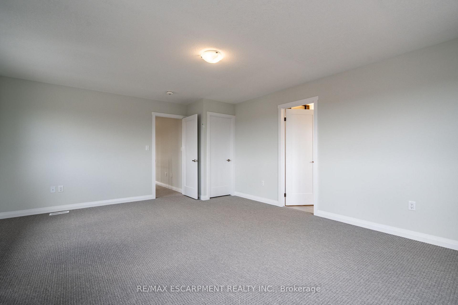 Photo 32 of 126 Picardy Drive, Hamilton, Stoney Creek Mountain — HOMEH