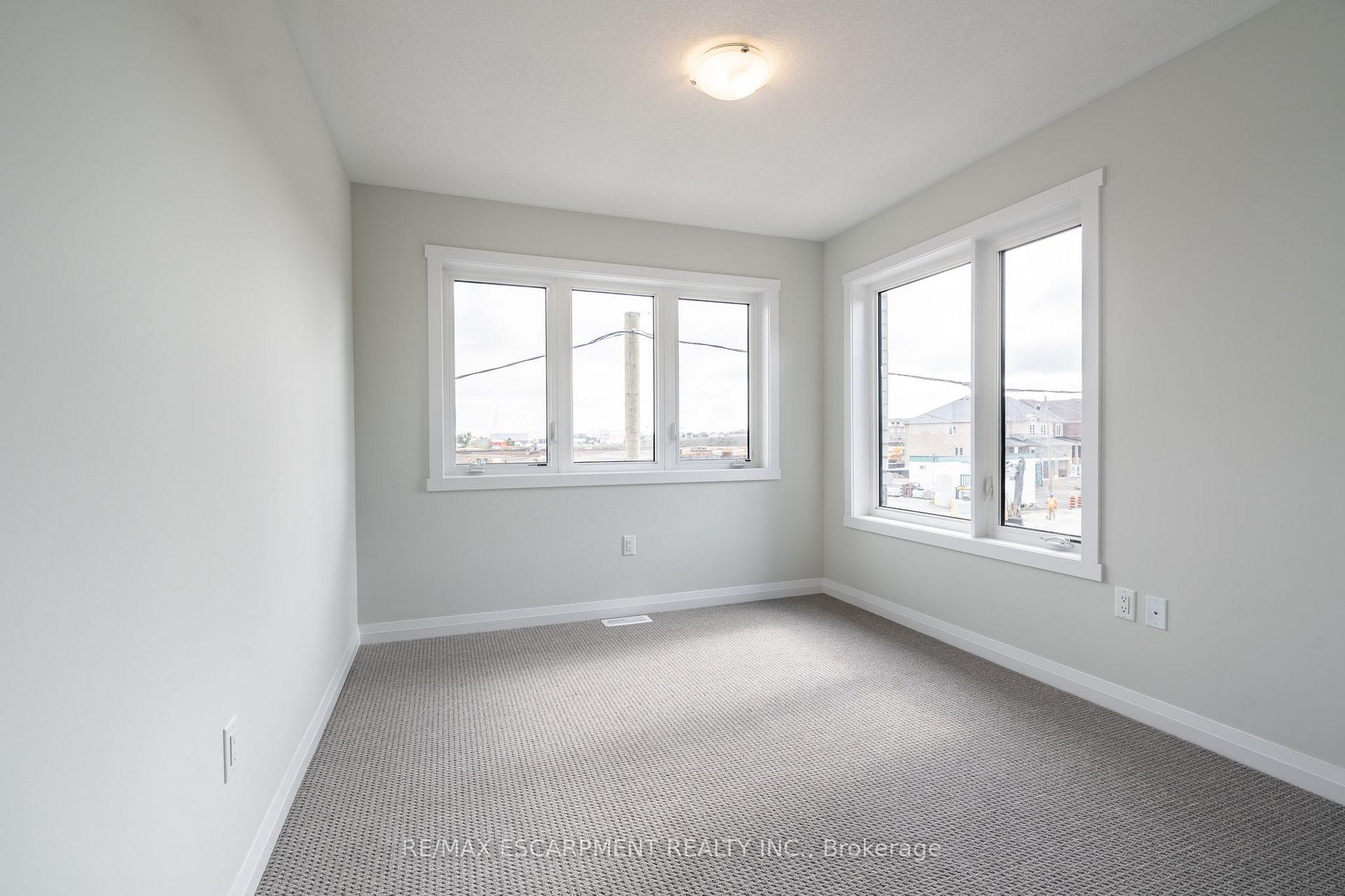 Photo 36 of 126 Picardy Drive, Hamilton, Stoney Creek Mountain — HOMEH