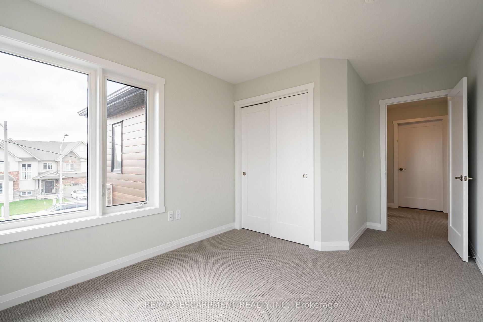Photo 24 of 126 Picardy Drive, Hamilton, Stoney Creek Mountain — HOMEH
