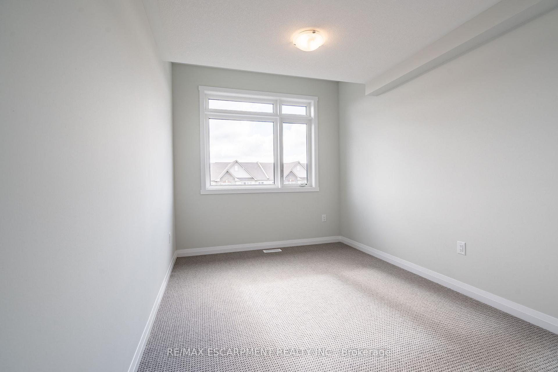 Photo 27 of 126 Picardy Drive, Hamilton, Stoney Creek Mountain — HOMEH
