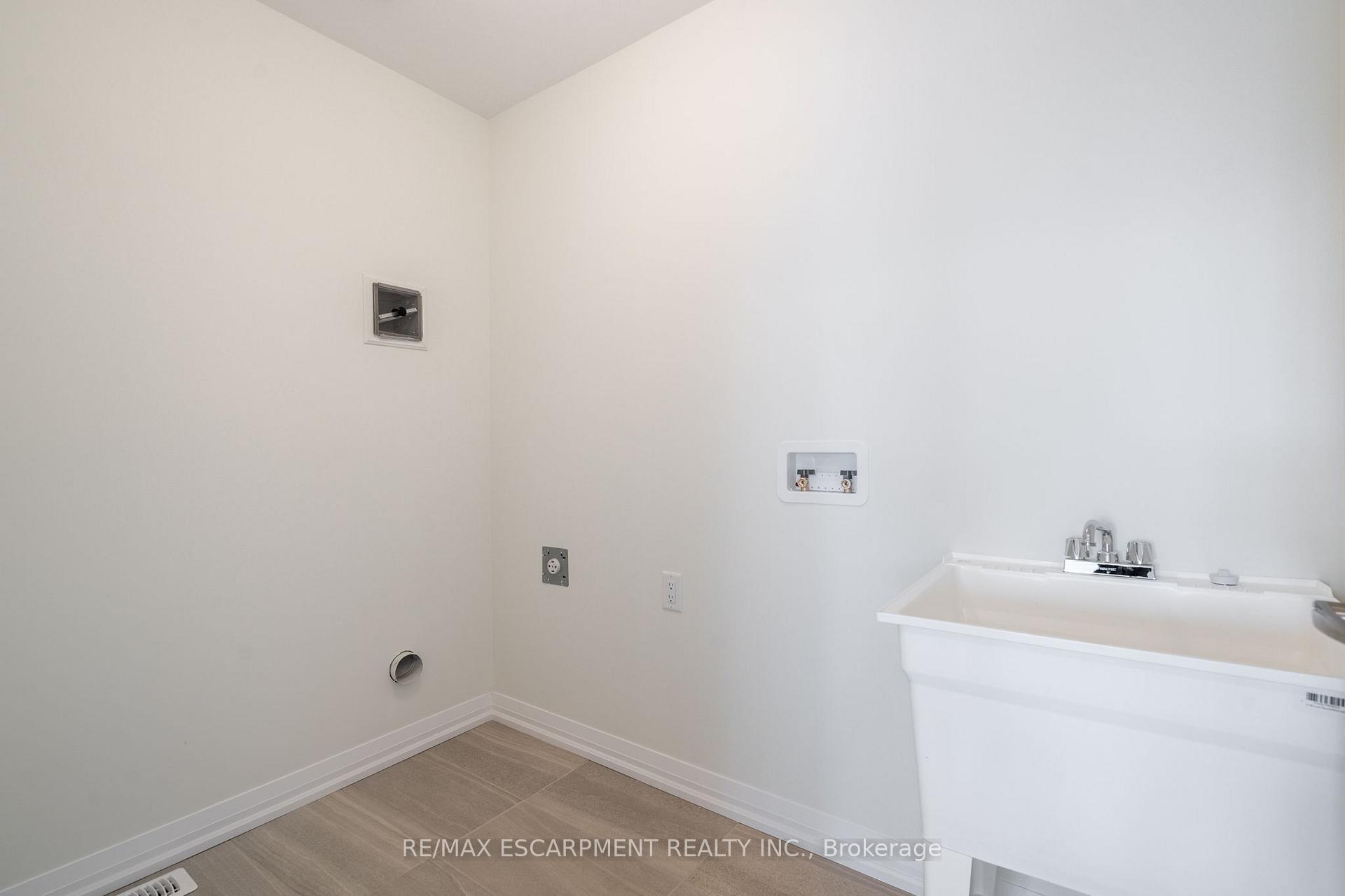 Photo 29 of 126 Picardy Drive, Hamilton, Stoney Creek Mountain — HOMEH